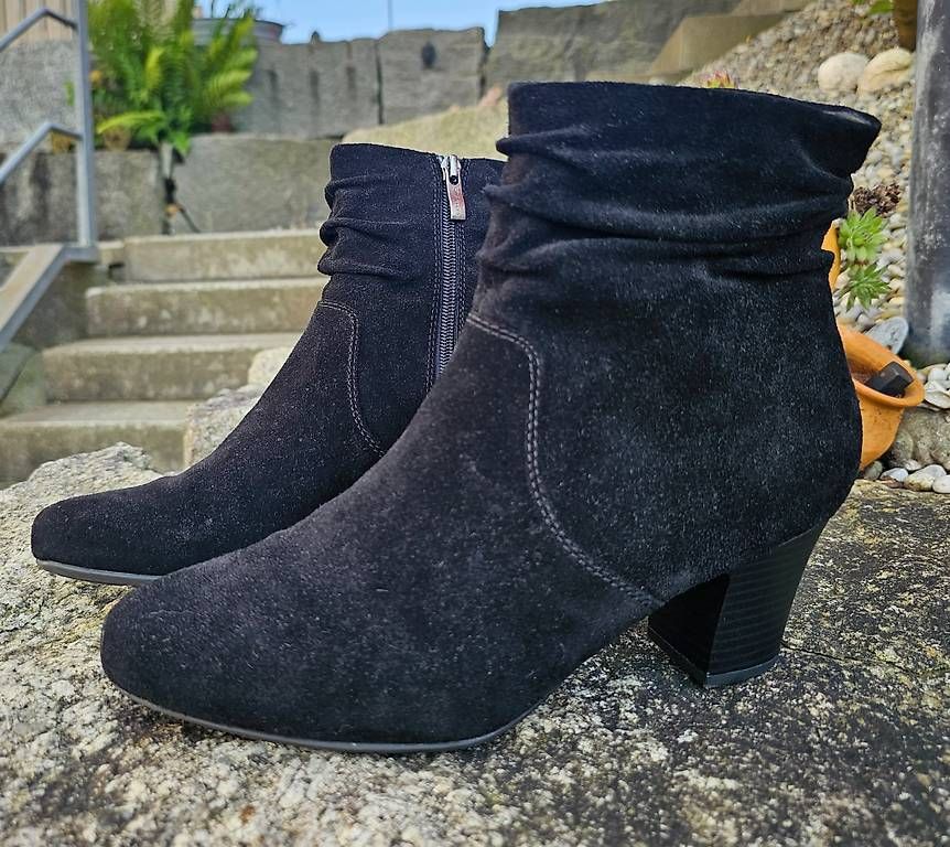 Scarpe da donna: Stiefelette elegant echt Leder gr.38 – Usato da Rothrist venduto da Neubeginn