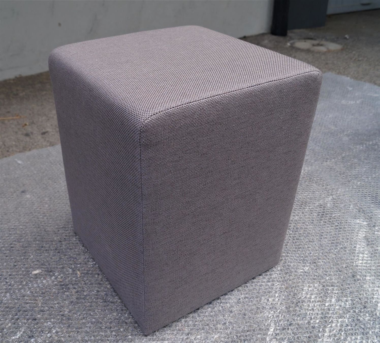 Sgabelli: Hocker aus Stoff grau – Usato da Seftigen venduto da tom713 1