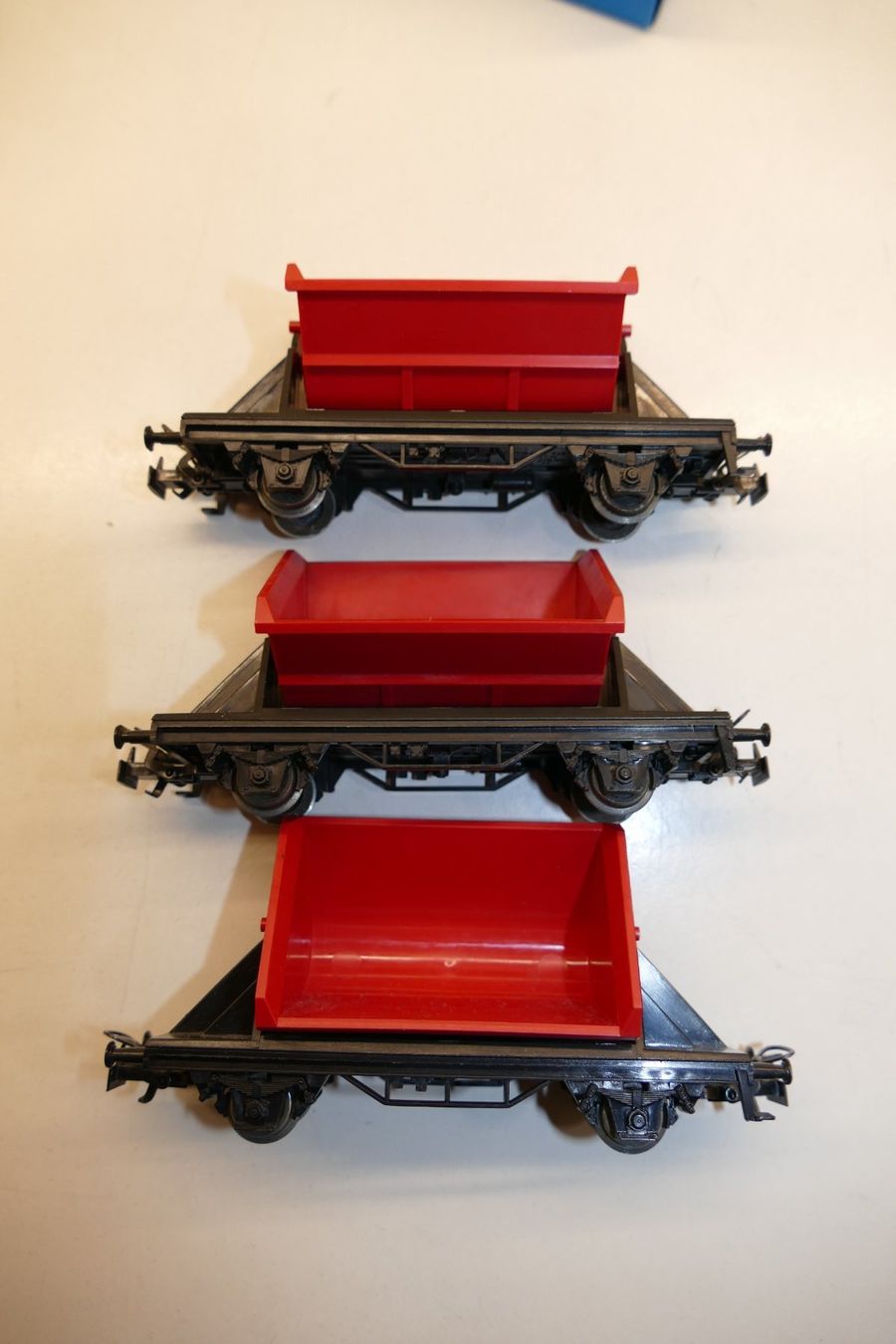 Märklin Modellini di ferrovie: Märklin H0: 3xKippwagen – Usato da Niederhasli venduto da rail-duerst 2