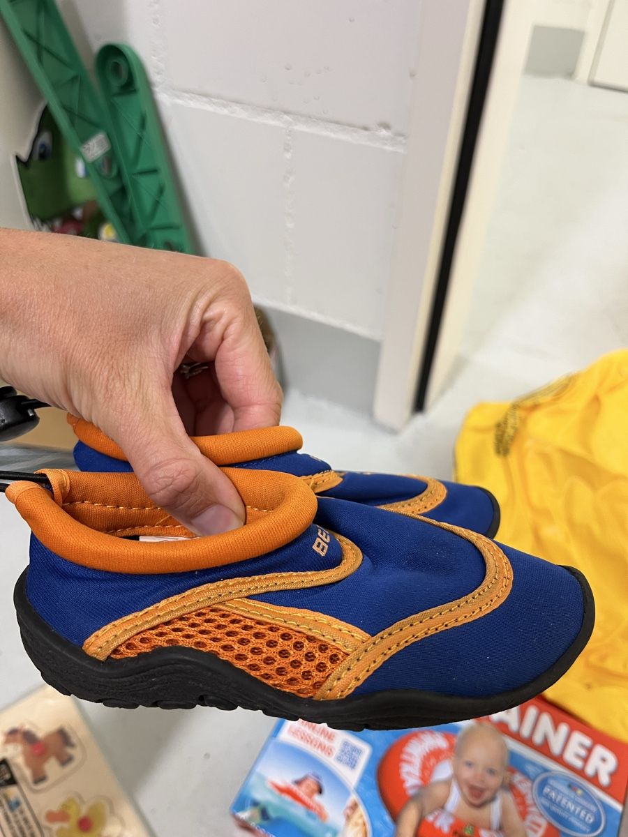 Scarpe da uomo: Wasser Shuhe 23 Grosse  – Usato da Merenschwand venduto da ter_5tgt 1