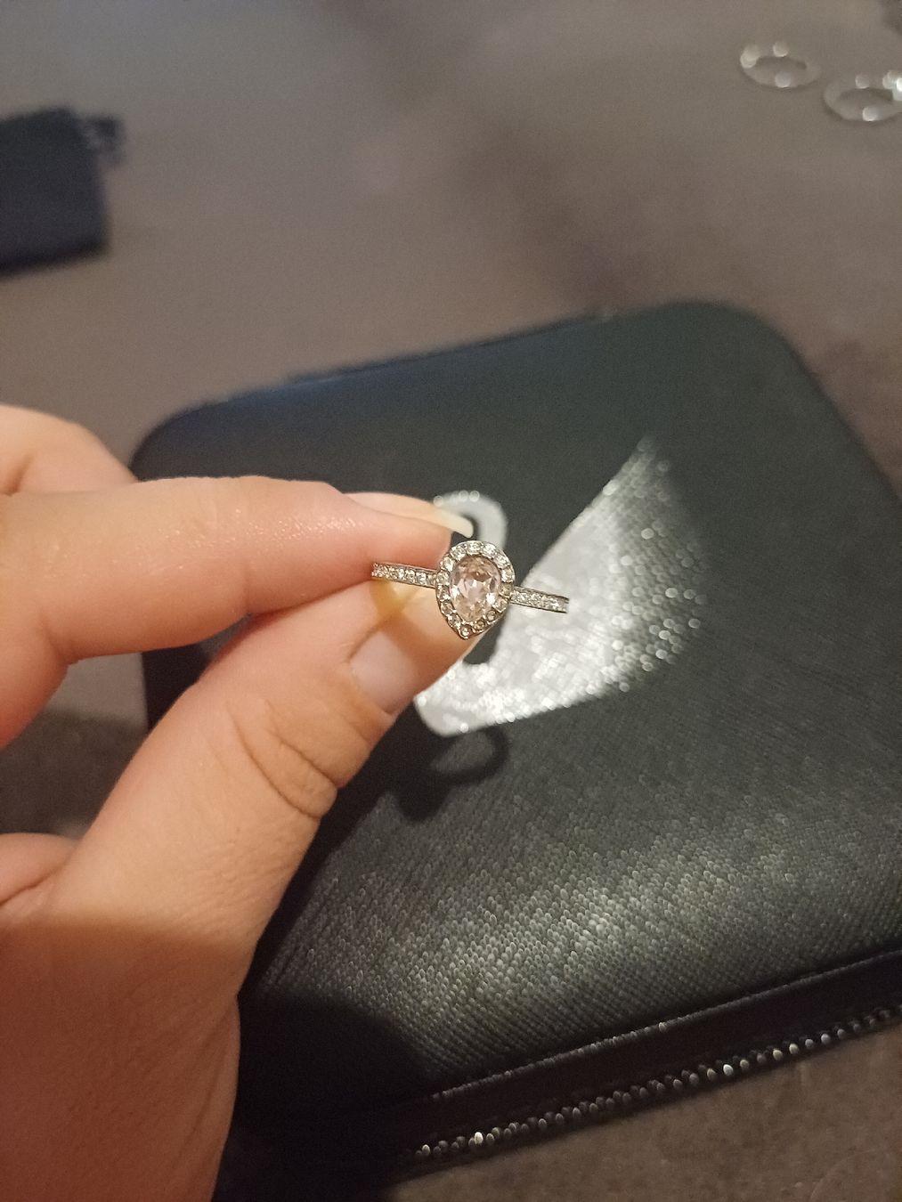 Swarovski Anelli: Swarovski Ring Tropfenform  – Usato da Ostermundigen venduto da Loulilou86