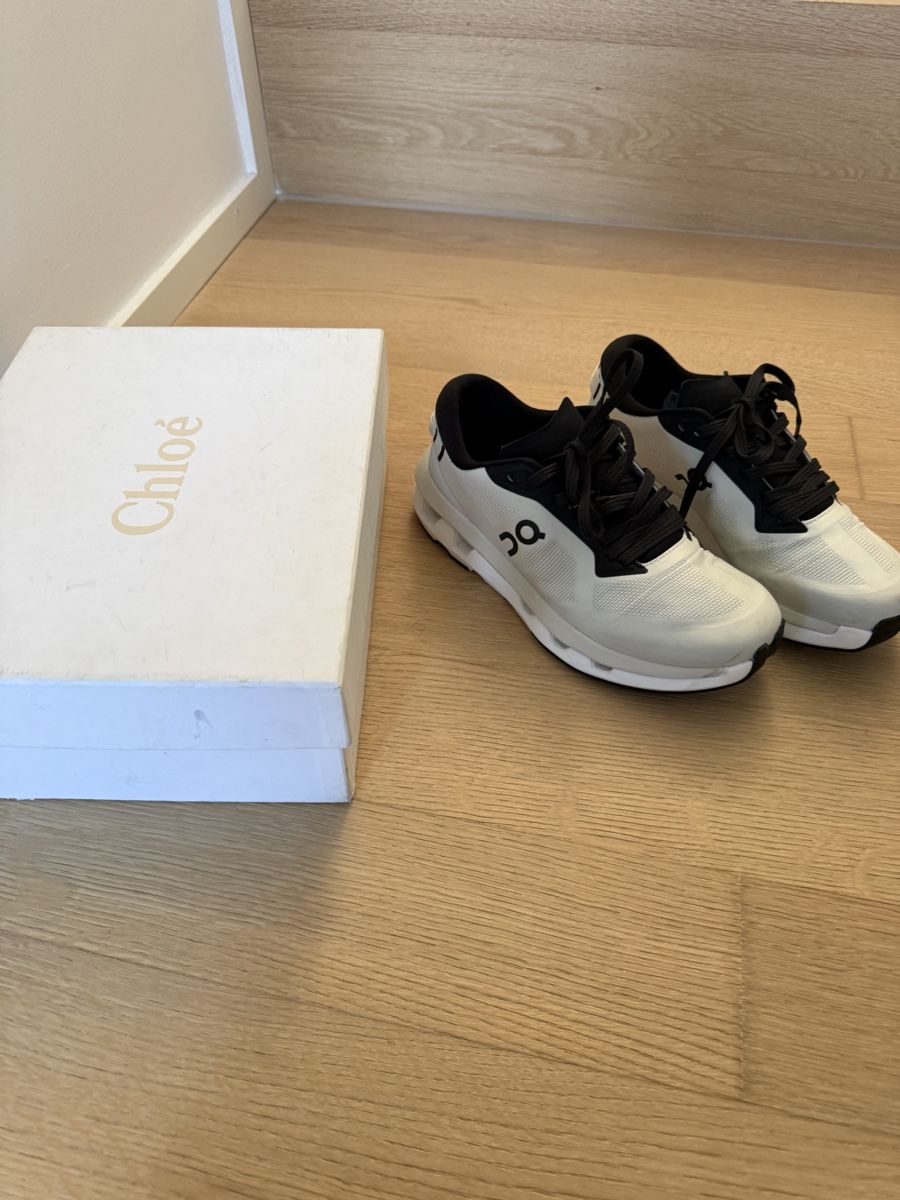 Herrenschuhe: ON Swiss Engineering Sneaker  – Gebraucht aus Zollikerberg von Atelier108