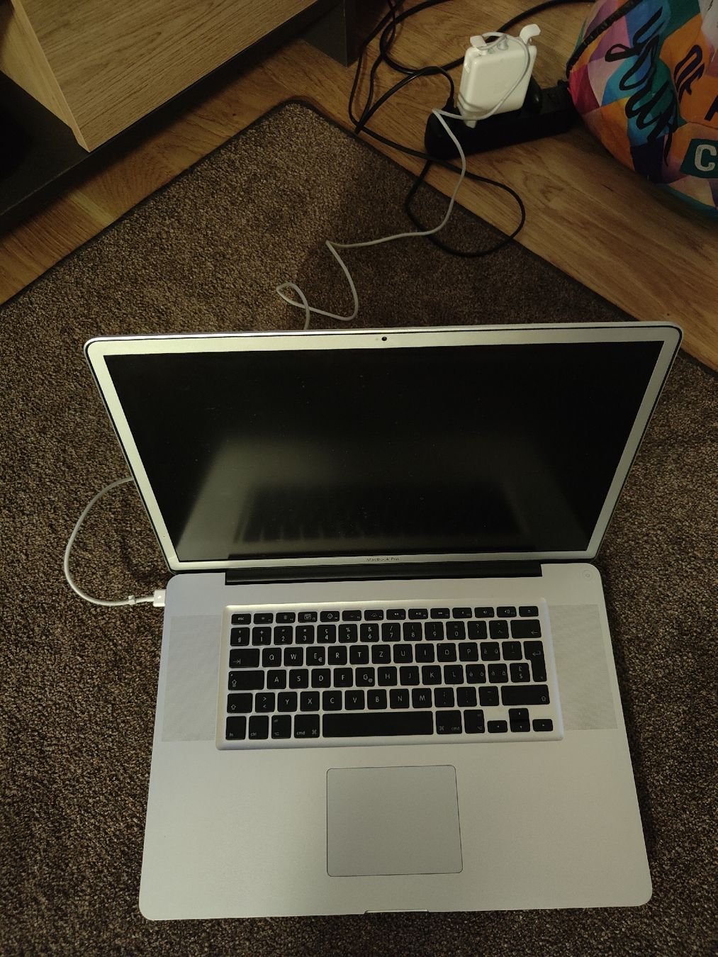 Apple Portables: MacBook Pro 15 Zoll DEFEKT!!!! – Défectueux à Thun par wol_krx6