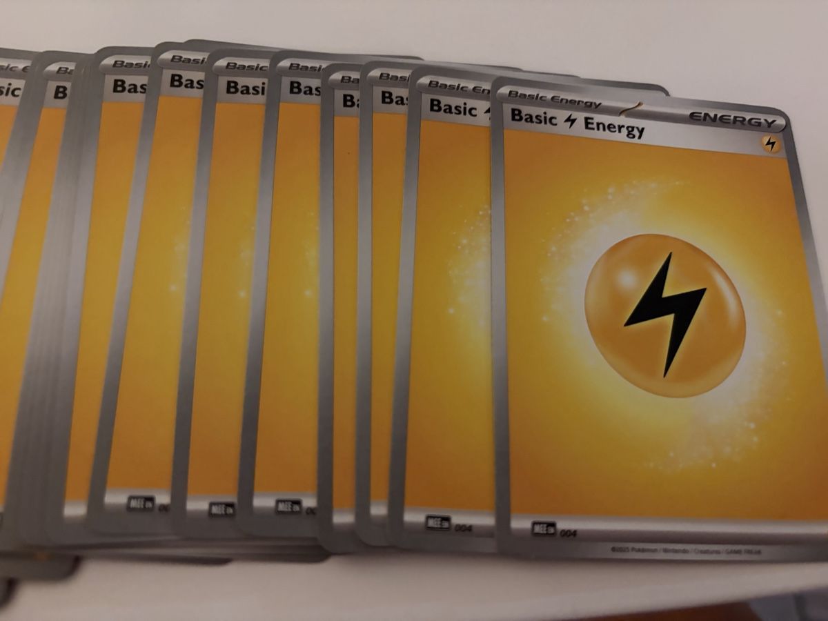 Pokémon Carte collezionabili: Pokemon Karten Basic Energy Yellow Electric MEE EN 004 – Nuovo (secondo la descrizione) da Galgenen venduto da Miachelle 2