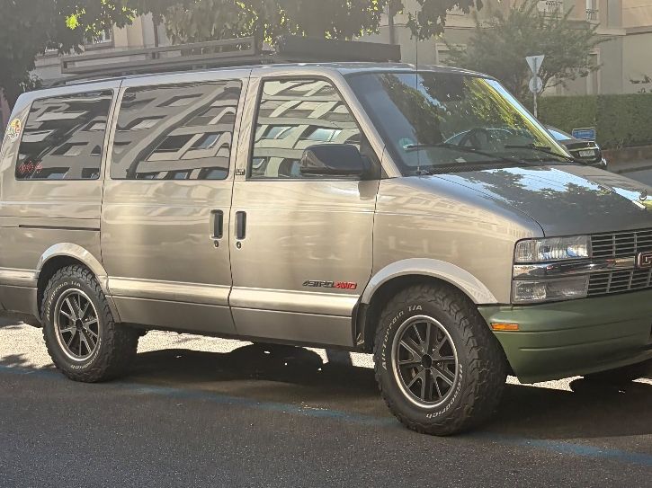 Chevrolet Automobili: Chevrolet Astro van 4x4 Camper – Usato da Saanen venduto da C.Fischli 9