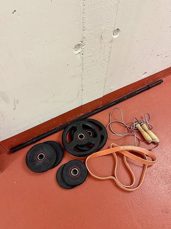 Springseile: Langhantel Set plus Springseil und Rubberband – Gebraucht aus Zürich von zurichero