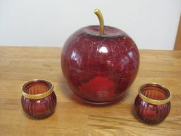 Schöner grosser Glas Apfel mit 2 roten Teelichter