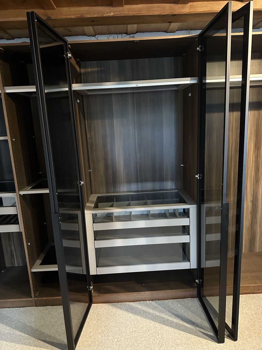 Armadi: Kleiderschrank – Usato da Biezwil venduto da Suter389 4