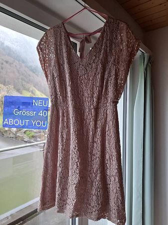Kleid von AboutYou - Neu