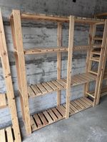Holzregal