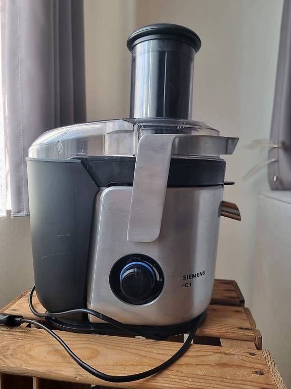 Elettrodomestici da cucina: Siemens Entsafter FQ1 – Usato da Niederuzwil venduto da sama013 1