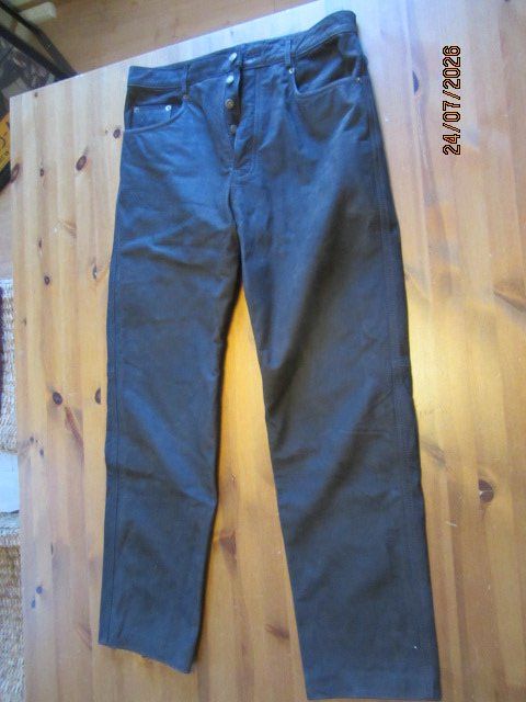 Pantaloni: Lederhose in Jeans-Style – Usato da schönenwerd venduto da kusi027