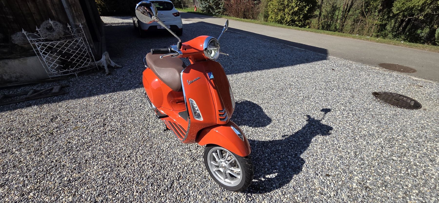 Top Zustand: Vespa Primavera 125, Rot, JG 2024! (Neu (gemäss ...