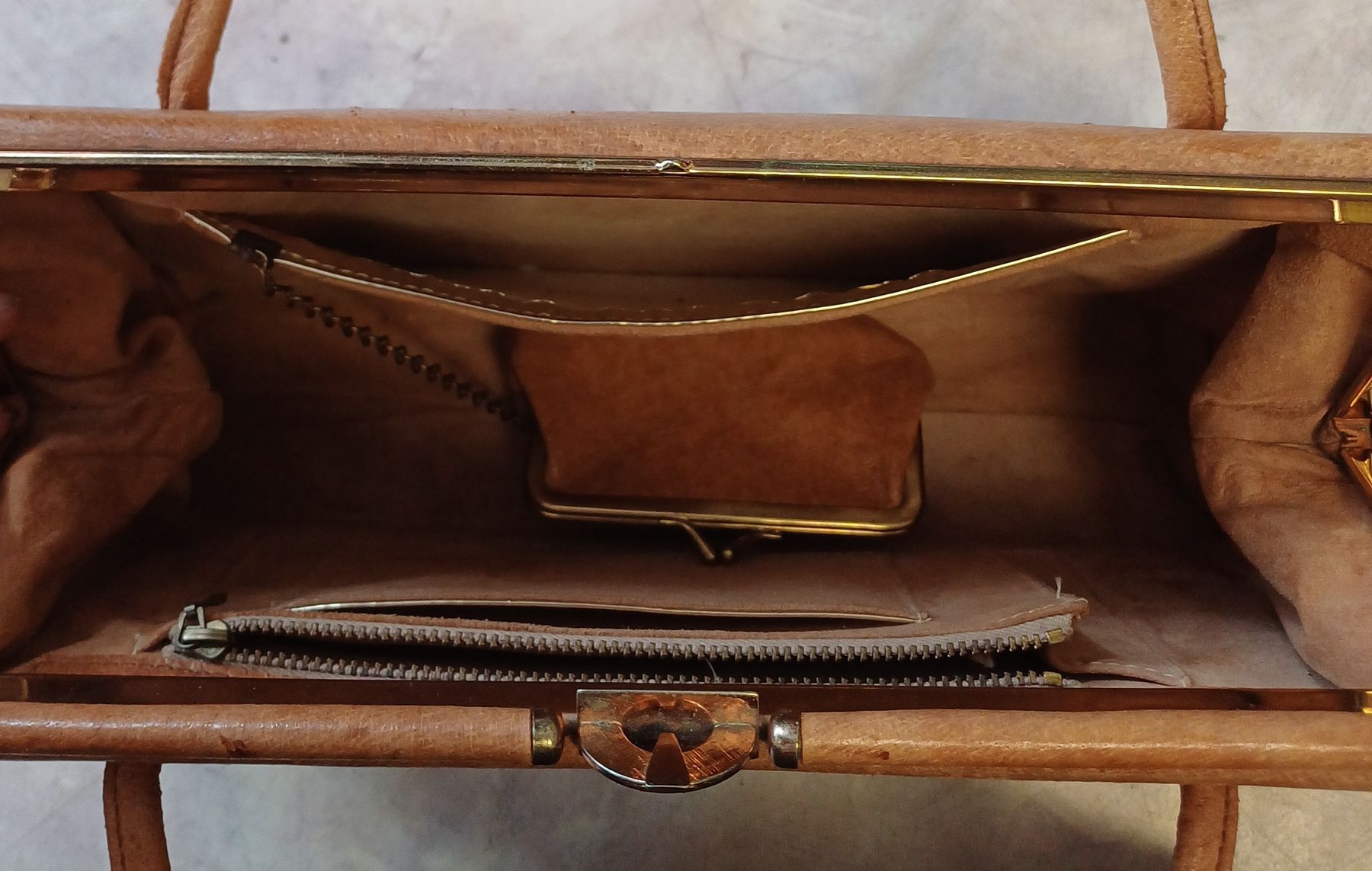 Taschen für Damen: Westcraft vintage Leder Tasche – Gebraucht aus Merenschwand von Brockinell 4
