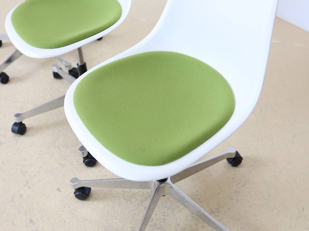 Vitra Stühle: Eames Plastic Bürostuhl von VITRA mit Sitzpolster – Gebraucht aus Meinisberg von atelier_TILIJA 3