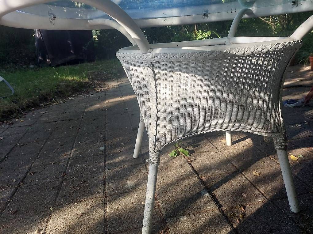 Tavoli: Wunderschöner Gartentisch : Glas, Metall, Rattan – Usato da Kirchlindach venduto da dor_qj8q 1