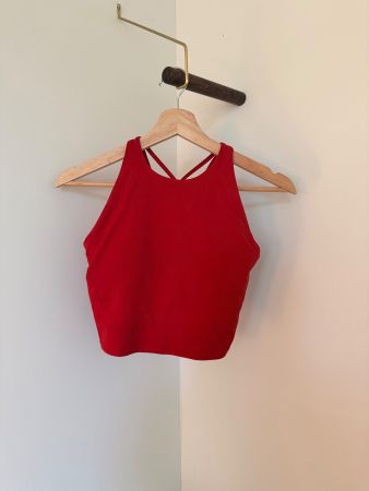 Oysho Sporttop rot S – neu mit Etikett