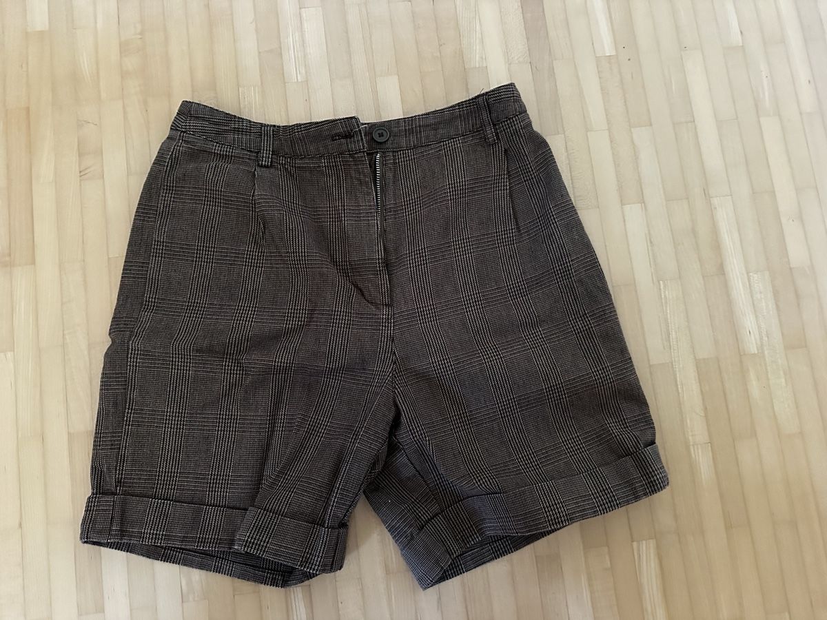 Brandy Melville Hosen: Brandy Melville Shorts – Neu (gemäss Beschreibung) aus Mettmenstetten von nad_9nq2