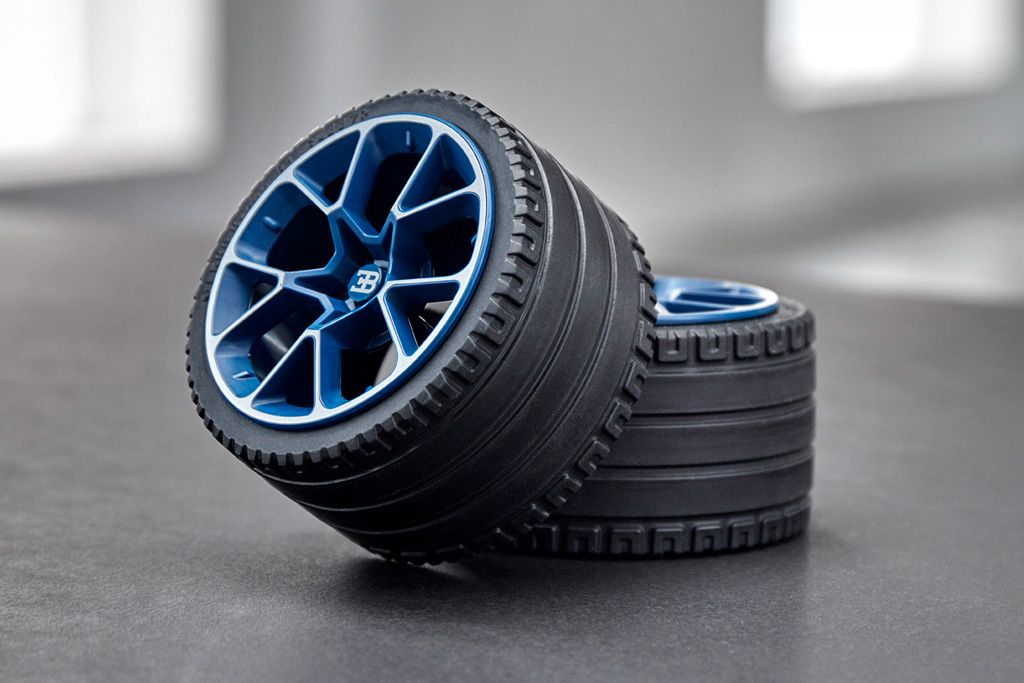 Lego Kit di costruzioni: LEGO Technic räder Bugatti Chiron 42083 – Usato da Airolo venduto da Bagaion99