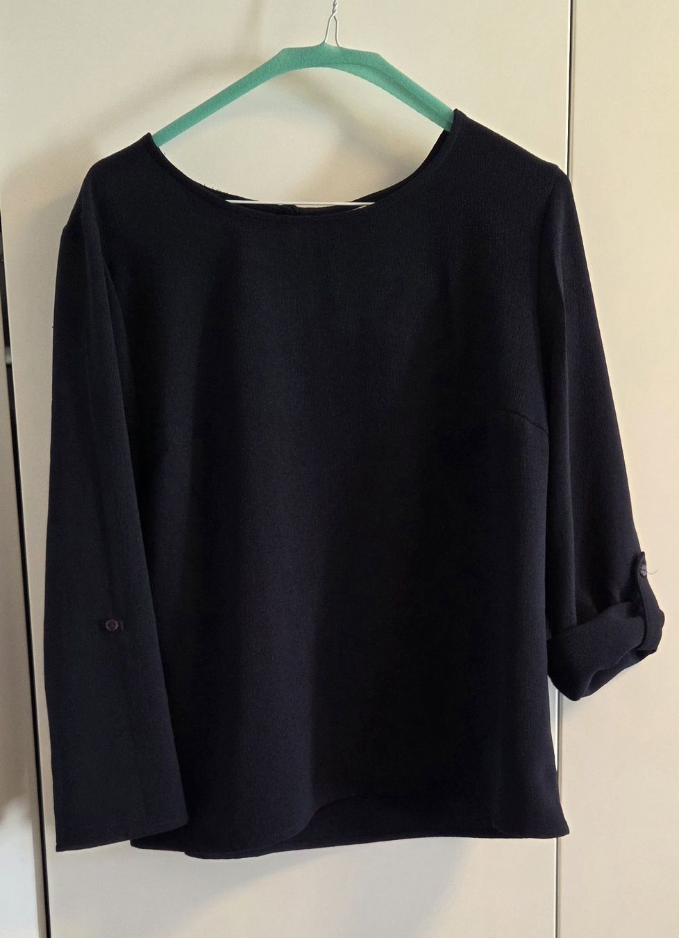 Only Chemisiers: Dunkelblaue Bluse von ONLY – D'occasion à Basel par RebGy
