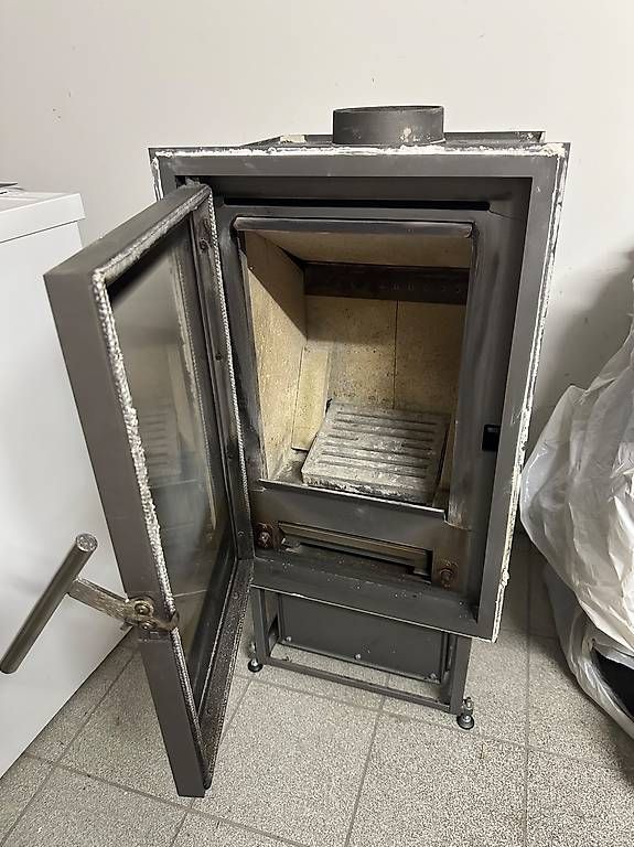 Altri mobili d'antiquariato: Kleinspeicher-Ofen – Usato da ESCHEN venduto da weoljoju 1