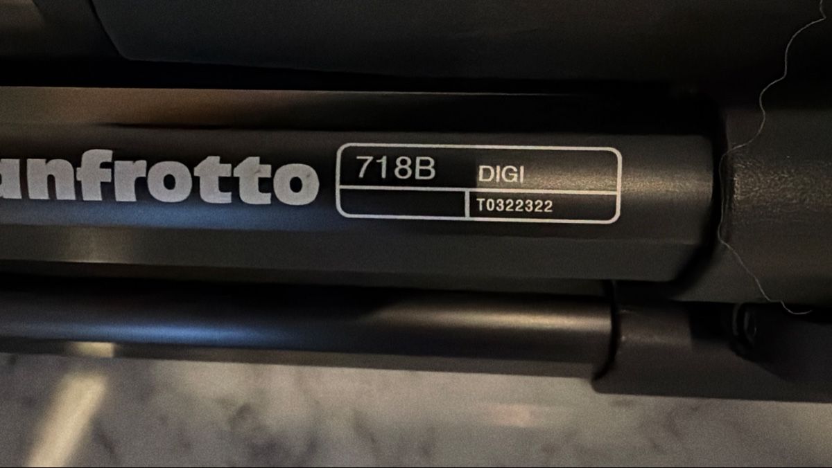 Manfrotto Stative & Köpfe: Manfrotto 718B Digi Stativ – Gebraucht aus Domat/ Ems von Ba312 3