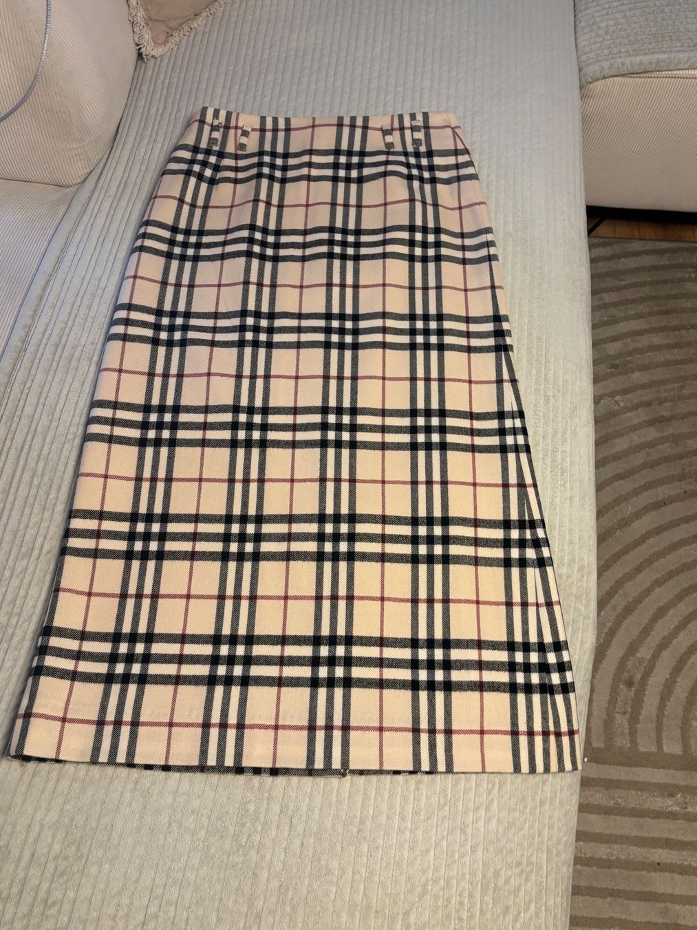 Burberry Gonne: Burberry Maxi Rock Novacheck Wolle – Usato da St. Margrethen SG venduto da dijanaO 1