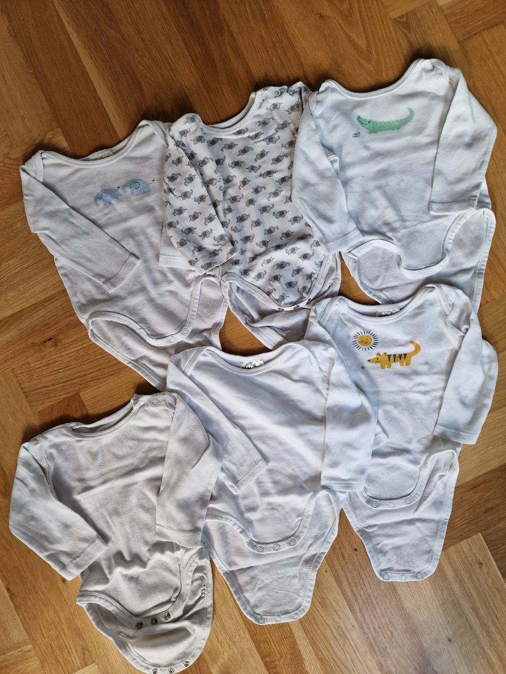 Lotti & Set di vestiti: Body 62 – Usato da Les Breuleux venduto da CaroleR01 1