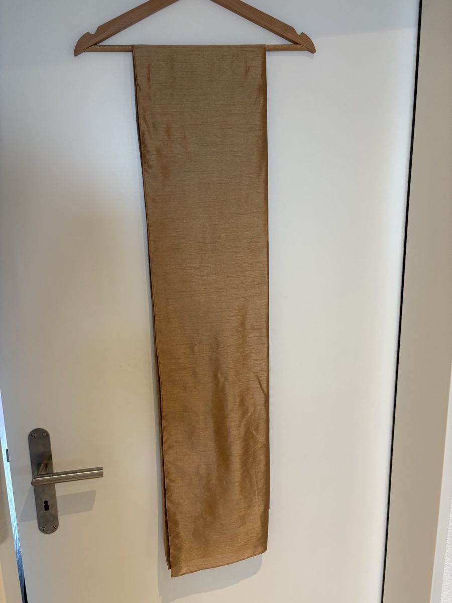 Kleider: Abendkleid goldig, Grösse 36 – Gebraucht aus Kloten von Eilahtan77 2
