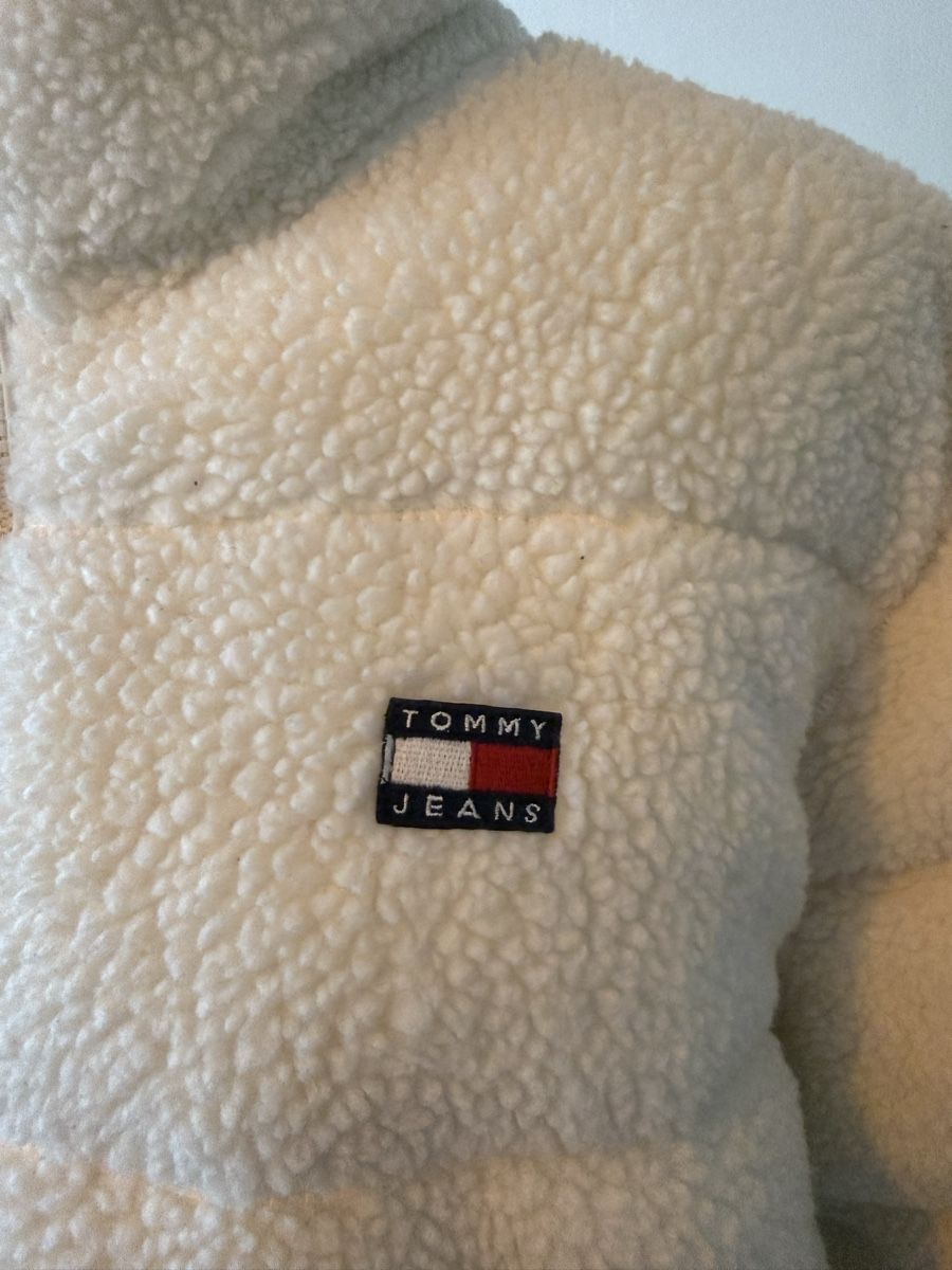 Tommy Hilfiger Vestes: Tommy Jeans Winterjacke Gr. M – D'occasion à Uzwil par Weihnachtsgnom 2
