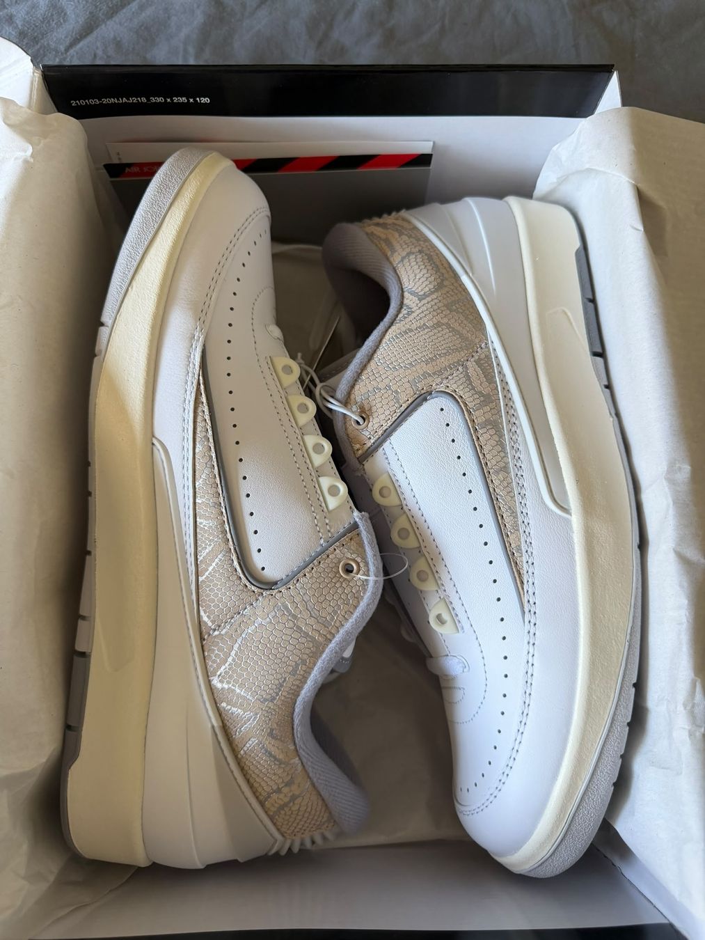 Jordan Chaussures hommes: Nike Air Jordan 2 Retro Low Python Grösse 44.5 neu mit Box – Neuf avec emballage d'origine à Laufen par Happi121 2