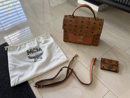 MCM Tasche braun monogramm mit Pochette und Trageriemen