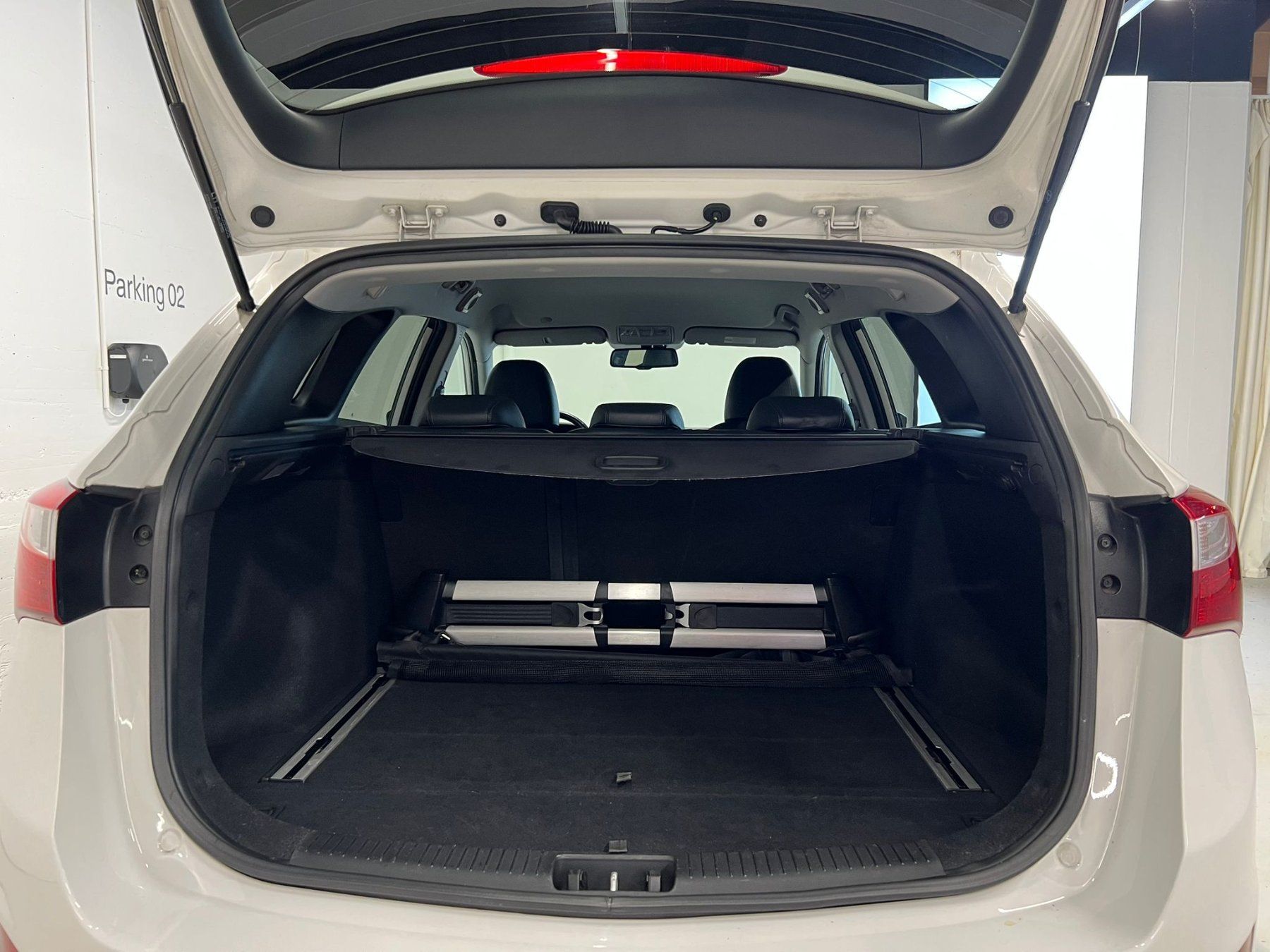 Hyundai Automobili: Hyundai i30 Wagon 1.6 GDI – Usato da Chéserex venduto da DanielDeAlmeida 5