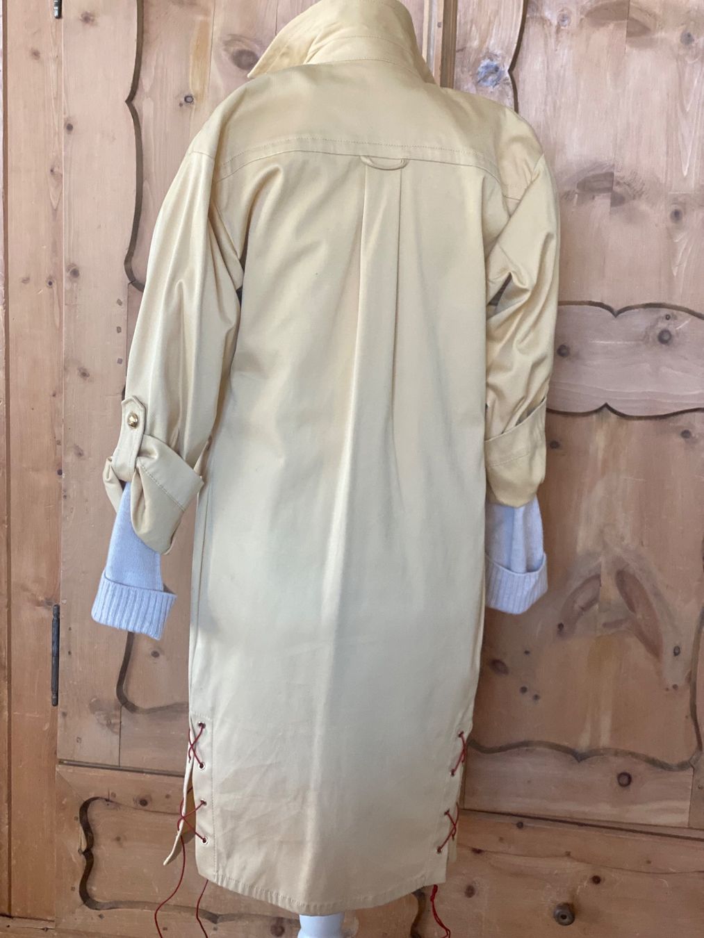 Cappotti: Emilio Pucci Trenchcoat – Usato da Uster venduto da Charis5 4