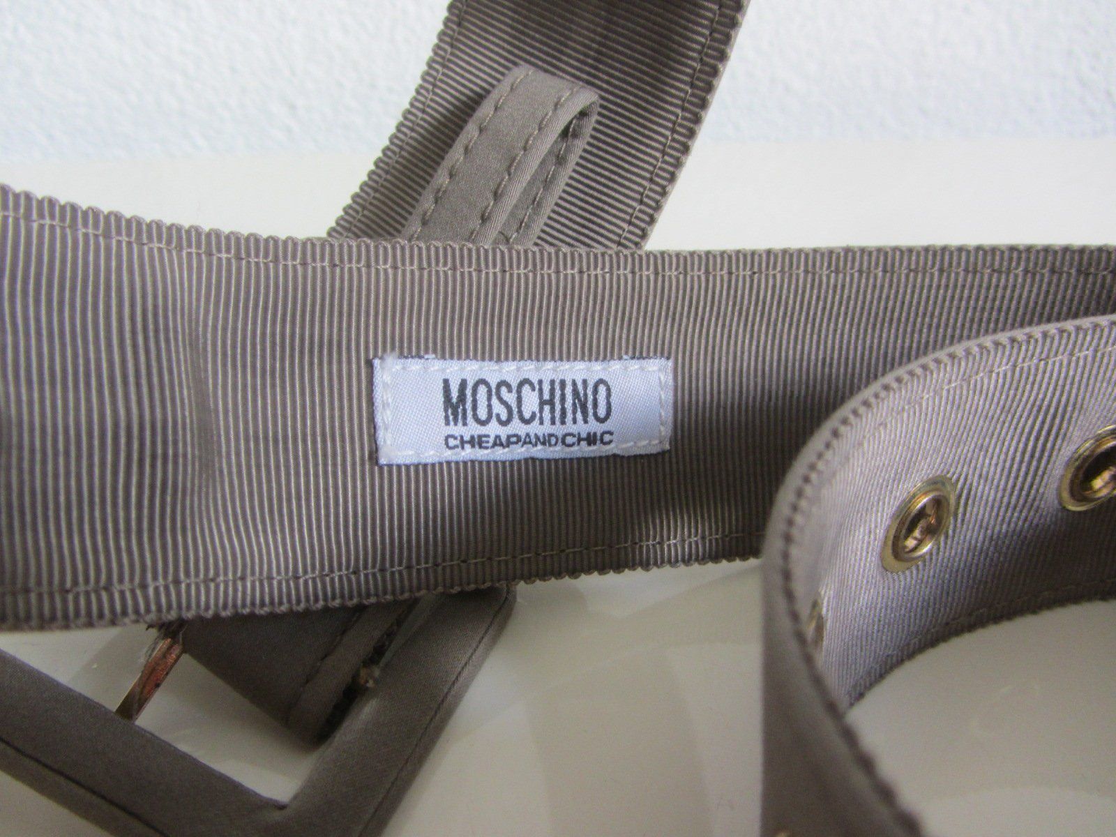 Moschino Gürtel: MOSCHINO - Gürtel taupe 80 – Gebraucht aus Zürich von Diazaio 1