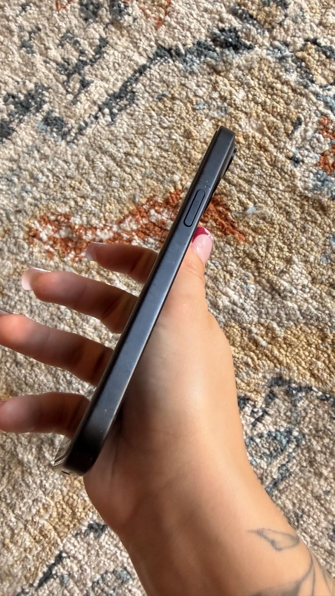Apple Portables: IPhone 15 mit OVP – D'occasion à Gerlafingen par Jenniferplanche 3