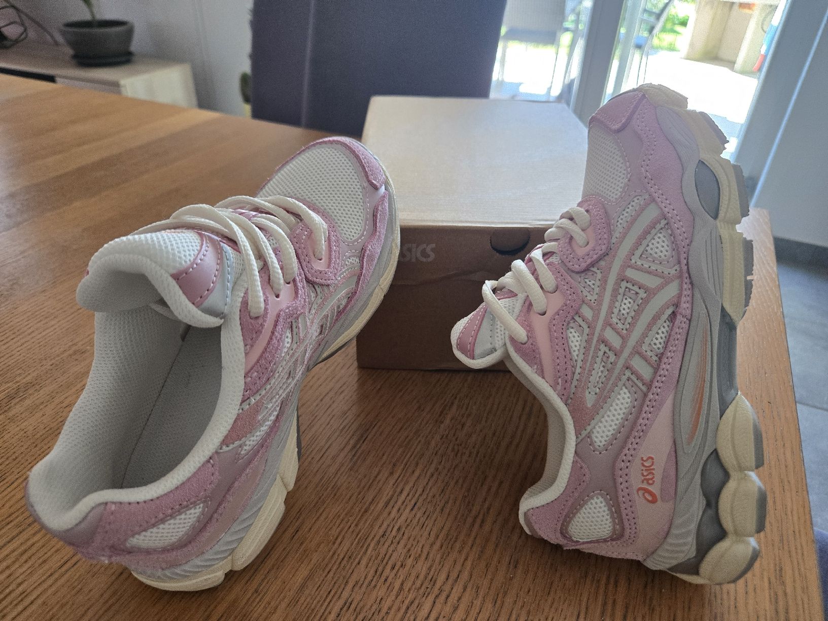 Asics Chaussures hommes: Asics 36 – Neuf (Voir description) à Bassecourt par co.hurlimann