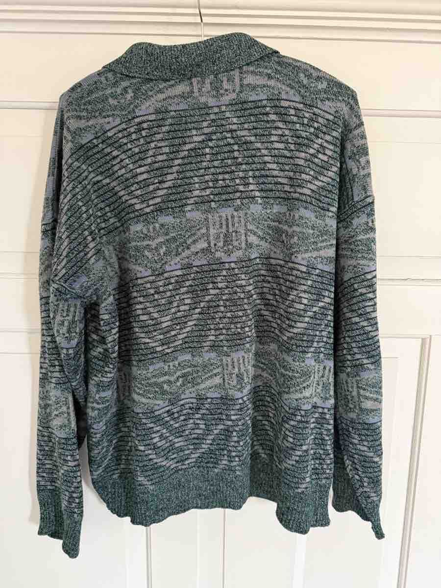 Pulls & Sweat-shirts: Pullover  Taille M Vert Motif Géométrique – D'occasion à Zürich par Butpiquant 1