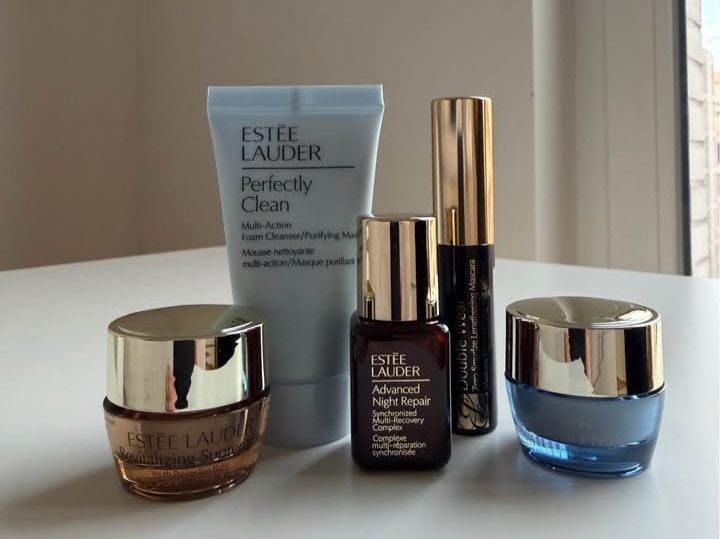 Estée Lauder Cura del viso: Kosmetik Lauder 5er Set – Nuovo e nell'imballaggio originale da Dänikon ZH venduto da tug_m9b6