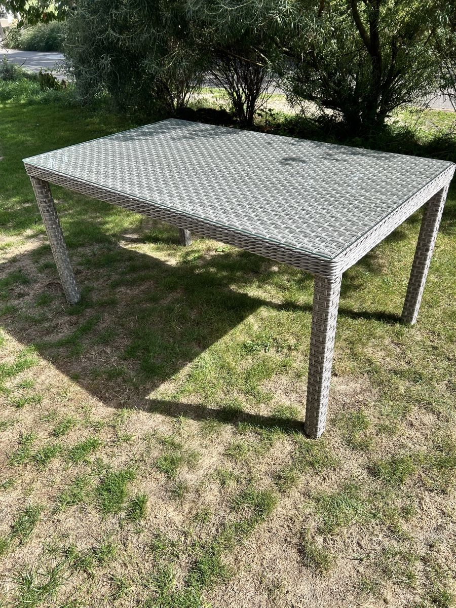 Tische: Gartentisch – Gebraucht aus Schwerzenbach von MajaKusti