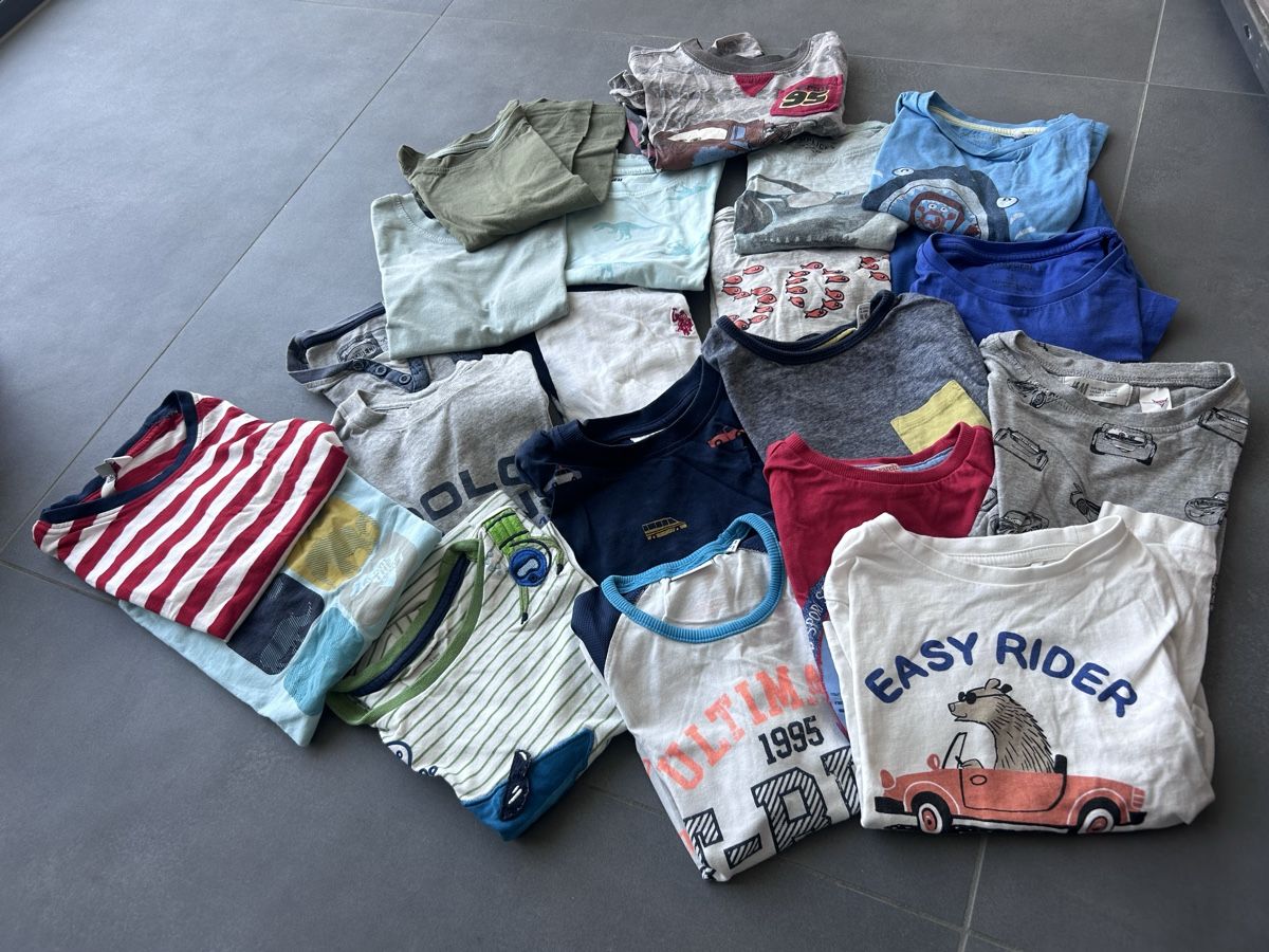Kleiderpakete & -sets: Super 110 gr jungen set – Gebraucht aus Piazzogna von Super-V 1