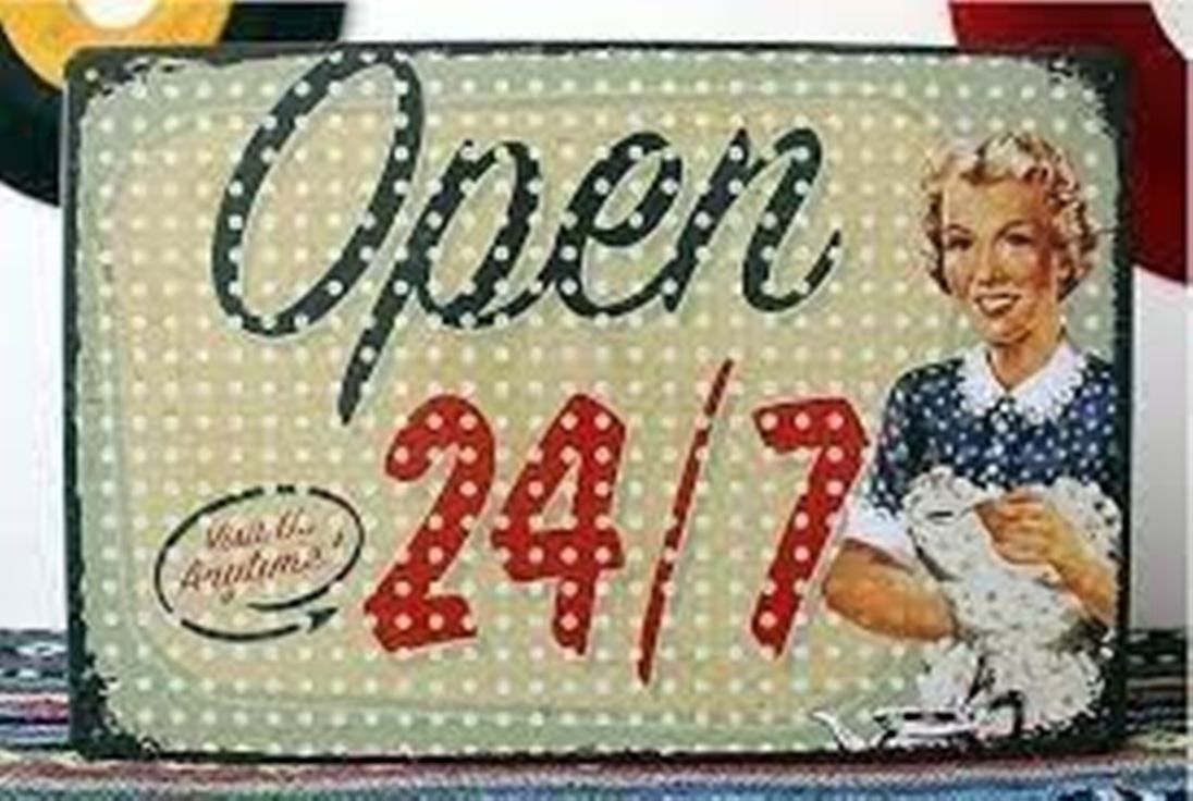 Insegne: Blechschild - OPEN 24/7 MIT FRAU – Nuovo e nell'imballaggio originale da Rupperswil venduto da big-one-sale