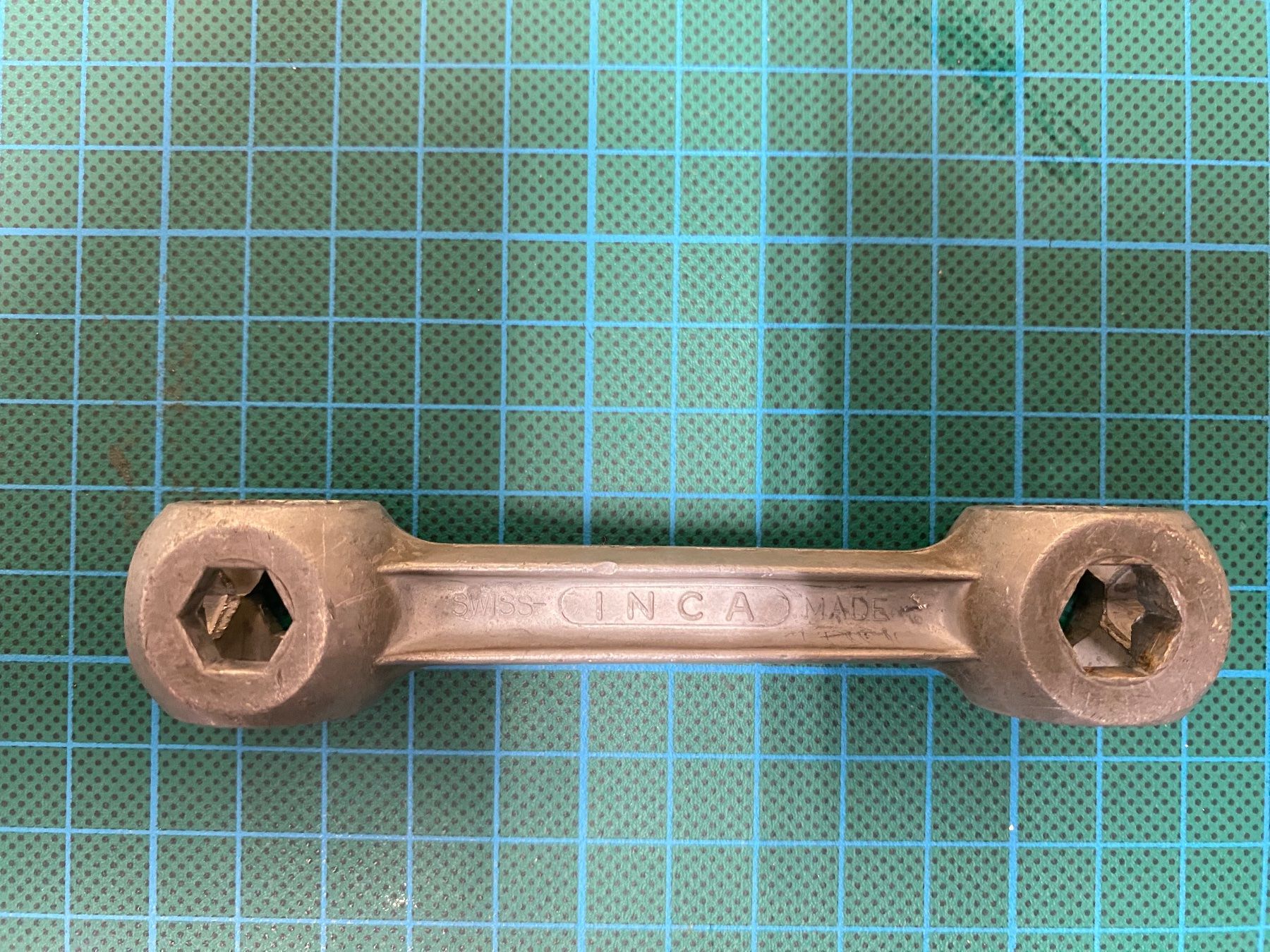 INCA X Loch Universalwerkzeug für das Fahrrad (Swiss Made) (Gebraucht