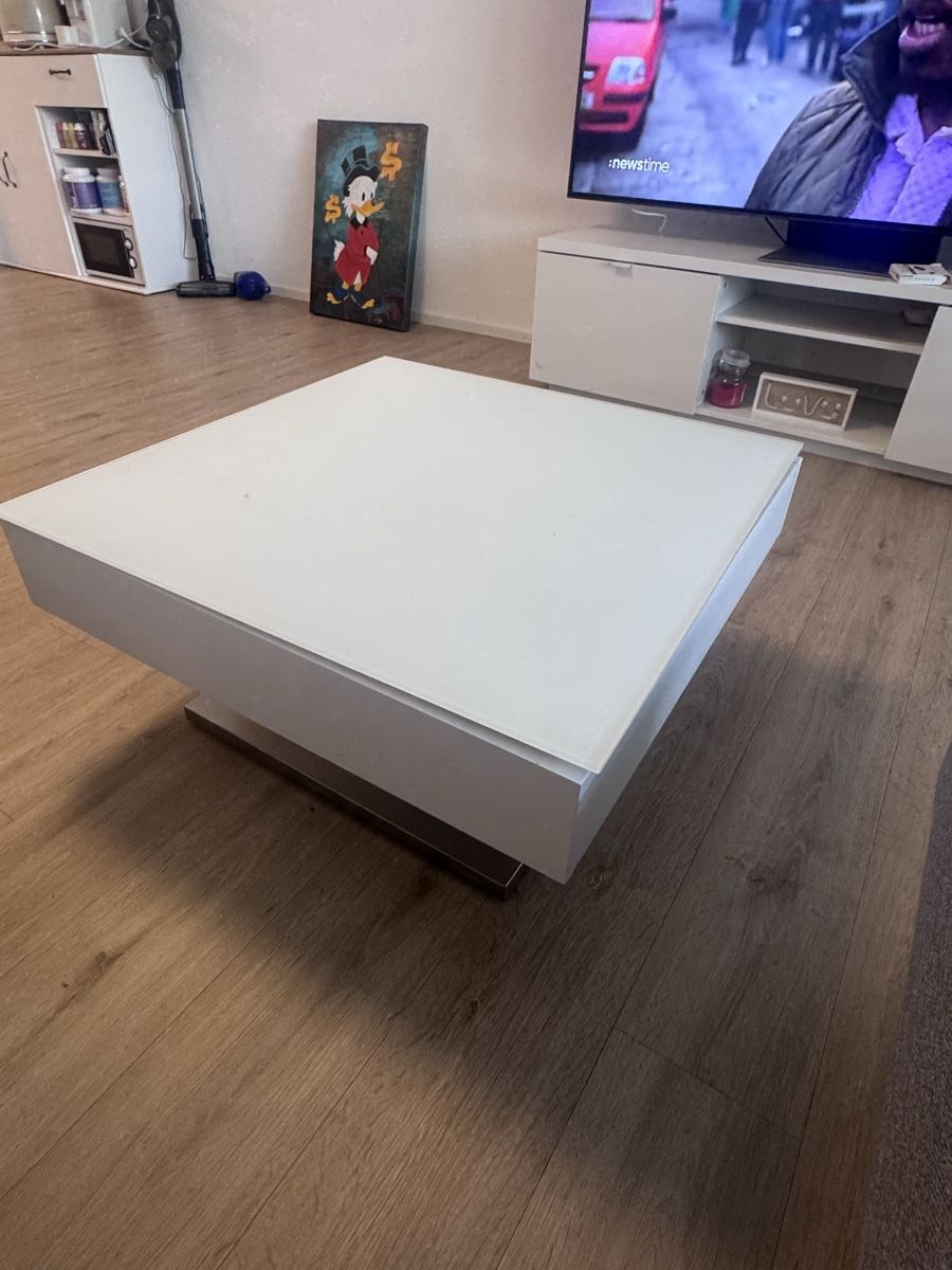 Tavoli: Glas-Couchtisch mit drehbarer Ablage – Usato da Tann venduto da basilerni1