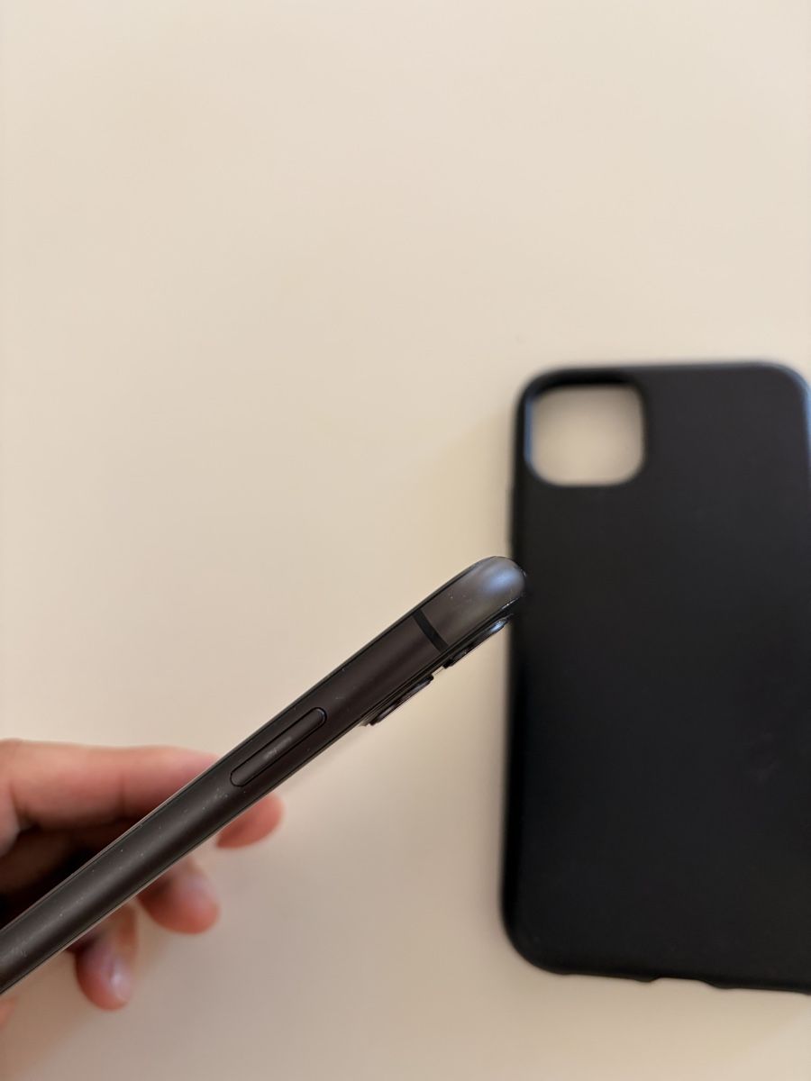 Apple Telefoni cellulari / Smartphones: iPhone 11 - 64GB schwarz – Usato da Altnau venduto da kurvenmuehle 2