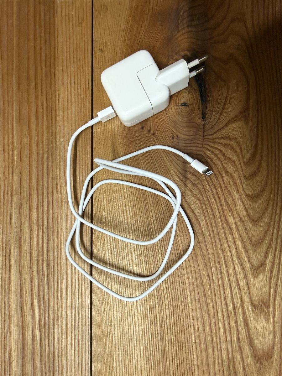 Apple Kabel: Apple Ladekabel USB-A Lightning mit Stecker – Gebraucht aus Goldingen von Thomas.Perrin