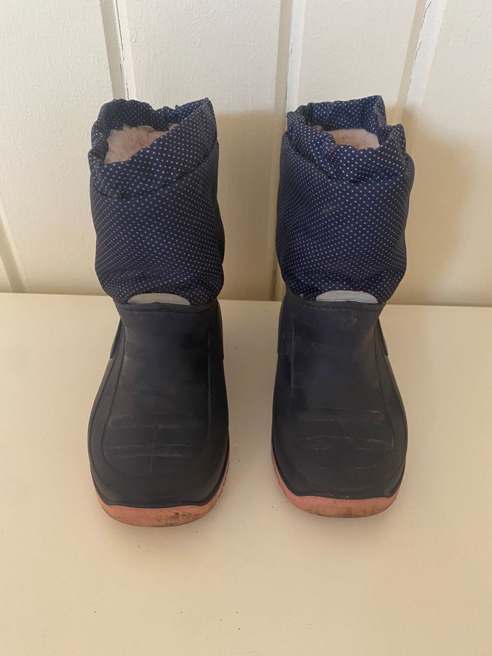 Scarpe per ragazzi: Winterschuhe Kinder Grösse 22 – Usato da Richterswil venduto da Mano1st 1