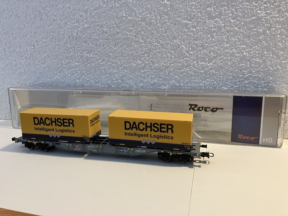 Roco Modelleisenbahnen: Roco HO / DC / Wagon porte-conteneurs Dachser – Neu und originalverpackt aus Genève von frespo
