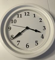 Horloge murale blanche Ikea fonctionne bon état