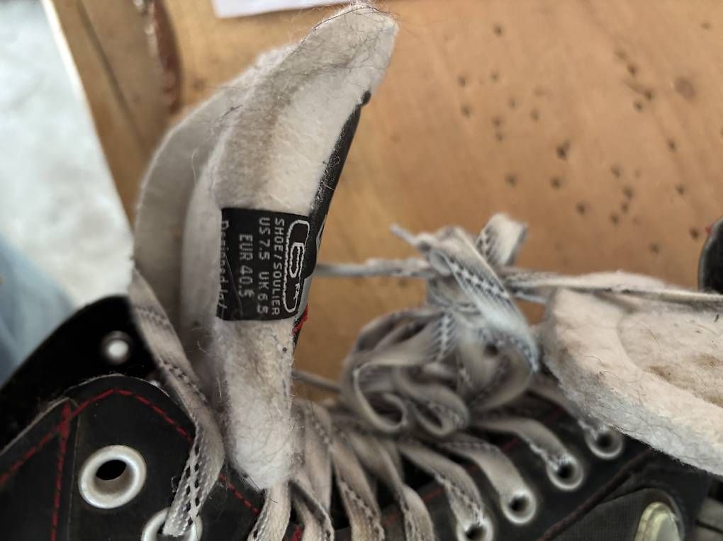 Bauer Pattini in linea & Pattini a rotelle: Inlinehockey Skates – Usato da Zofingen venduto da hae_lv7k 1